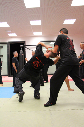 B.S.A. Beladiri Silat Académie travail mains nues, self défense efficace et concrète