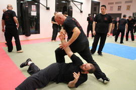 B.S.A. Beladiri Silat Académie travail mains nues, self défense efficace et concrète