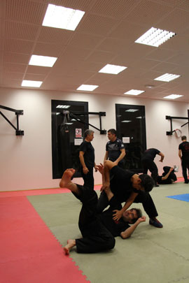 B.S.A. Beladiri Silat Académie travail mains nues, self défense efficace et concrète