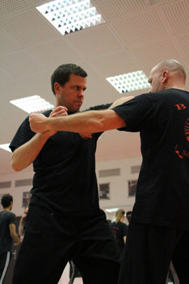 B.S.A. Beladiri Silat Académie travail mains nues, self défense efficace et concrète